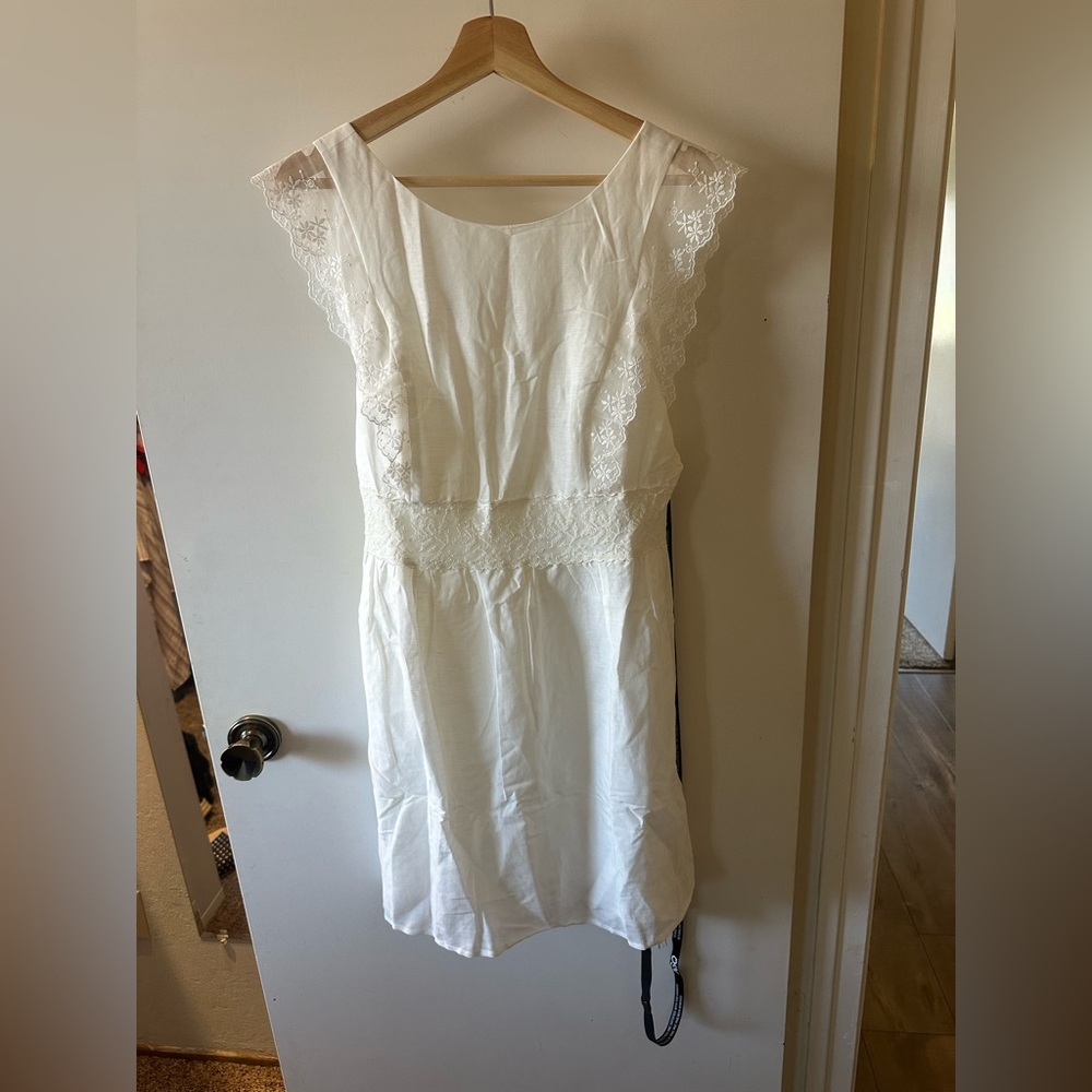 Elegant White Lace Dress